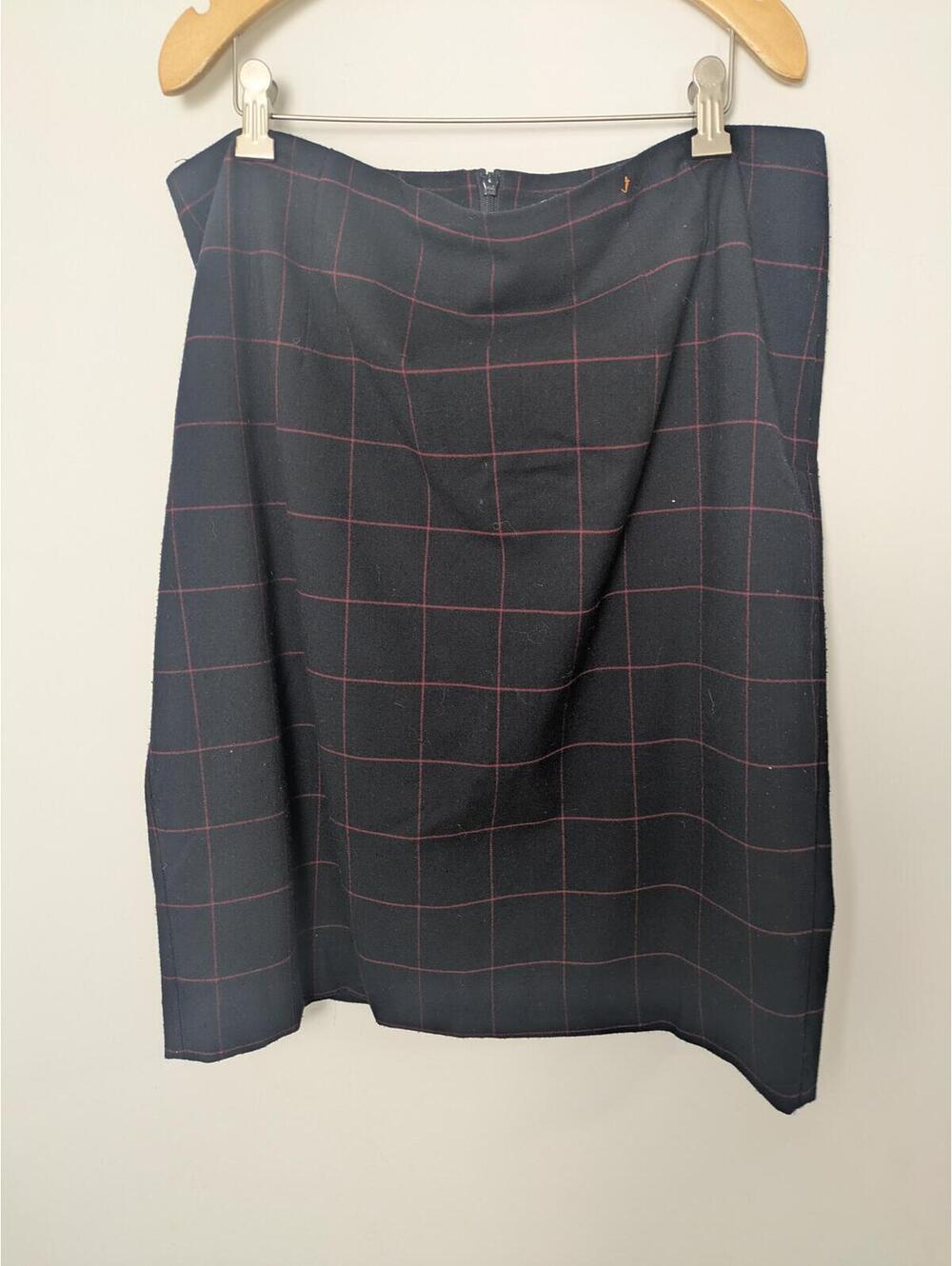 Contemporaine Simons Women’s Size 14 Black Red Windowpane Plaid Pencil Skirt